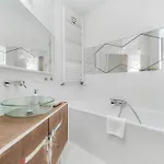 Two Level 2waters By Renters *