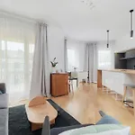 Two Level 2waters By Renters