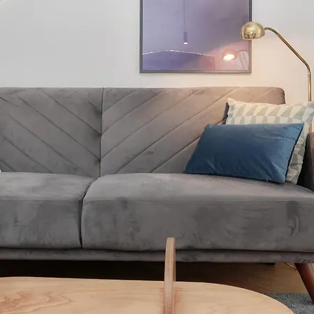 Two Level 2waters By Renters Breslau