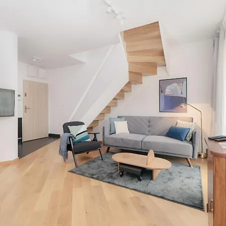 Two Level 2waters By Renters 아파트 *