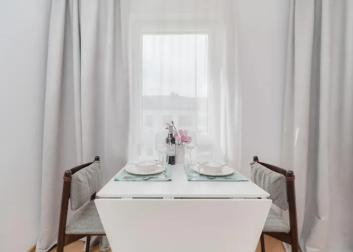 Two Level 2waters By Renters *