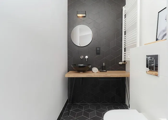 Two Level 2waters By Renters