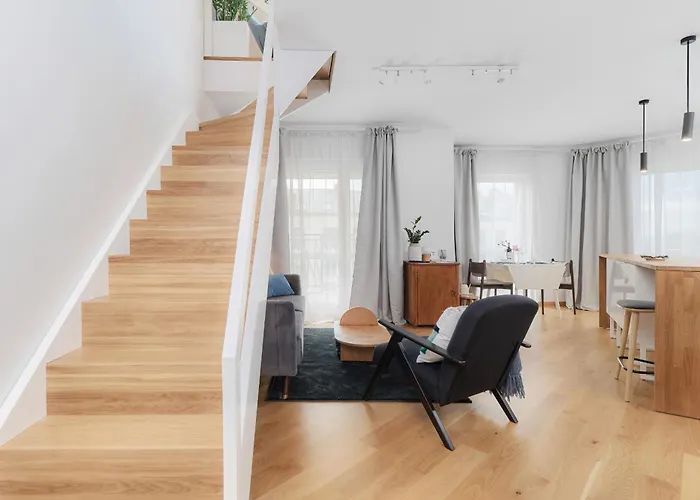 Two Level 2waters By Renters Daire