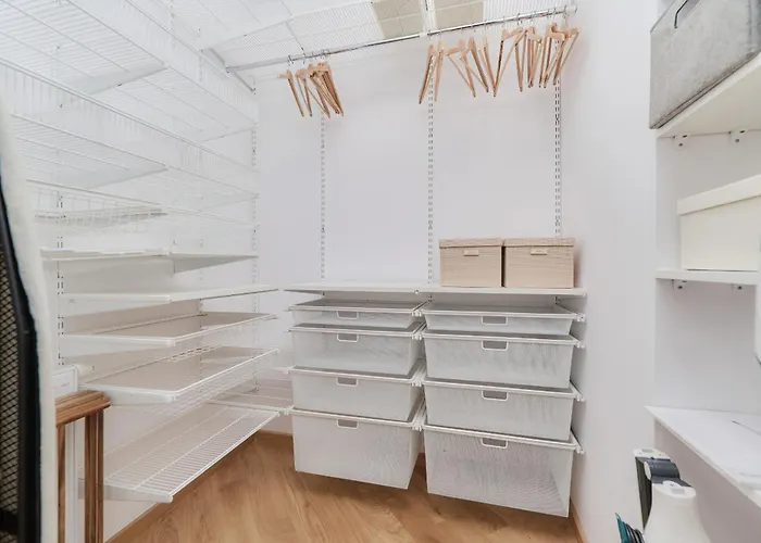 Two Level 2waters By Renters