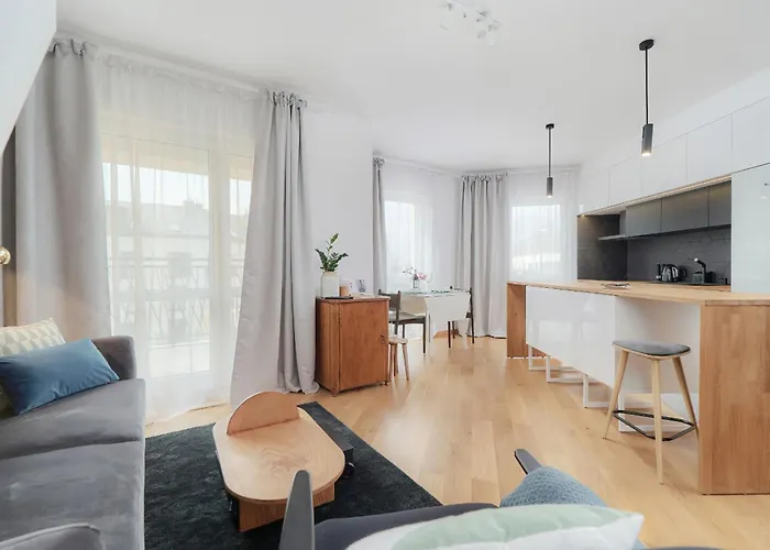 Two Level 2waters By Renters