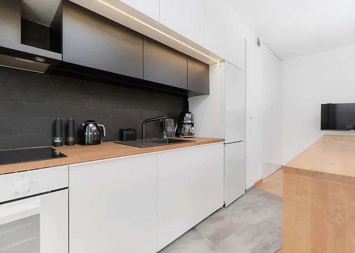 Two Level 2waters By Renters